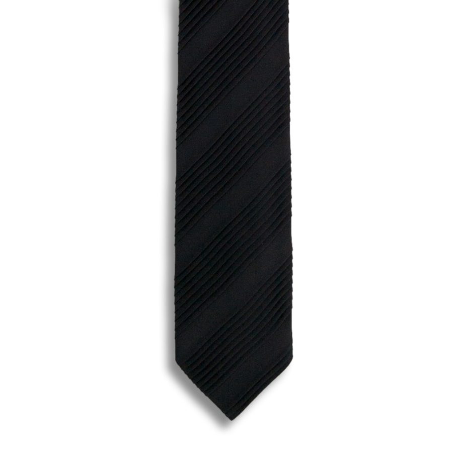 Alternate pleated black silk tie